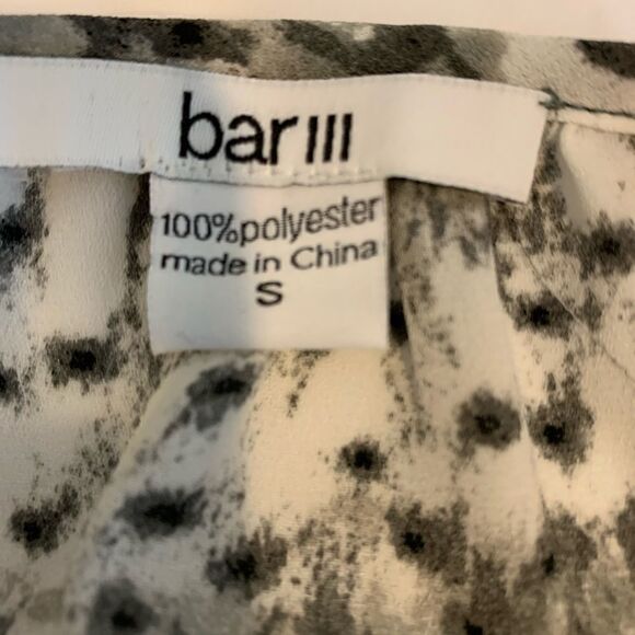 Bar III grey black & white print wrap blouse - Picture 7 of 8